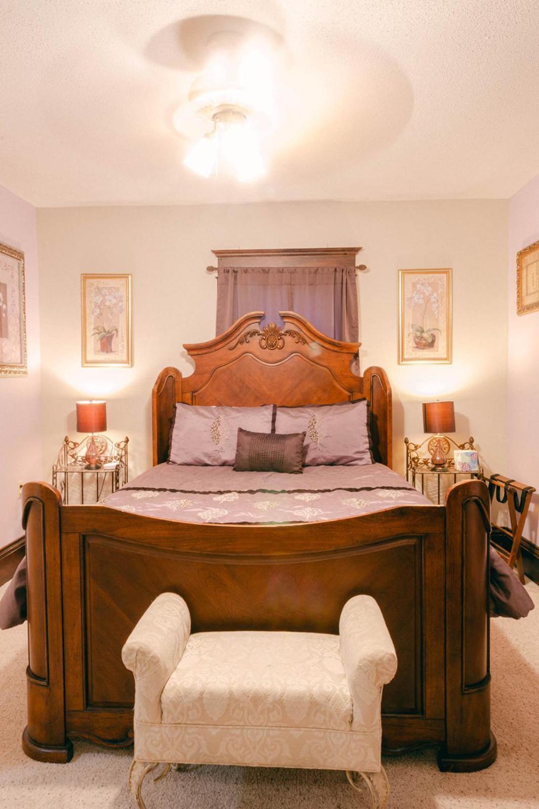 The Wolf Manor Bed & Breakfast Ellinwood Dış mekan fotoğraf